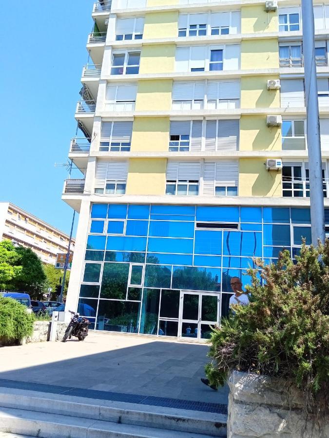 Downtown Luxury Apartment Emili سبليت المظهر الخارجي الصورة